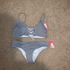 Target- white/navy striped nautical swimsuit
NWT- never worn!!